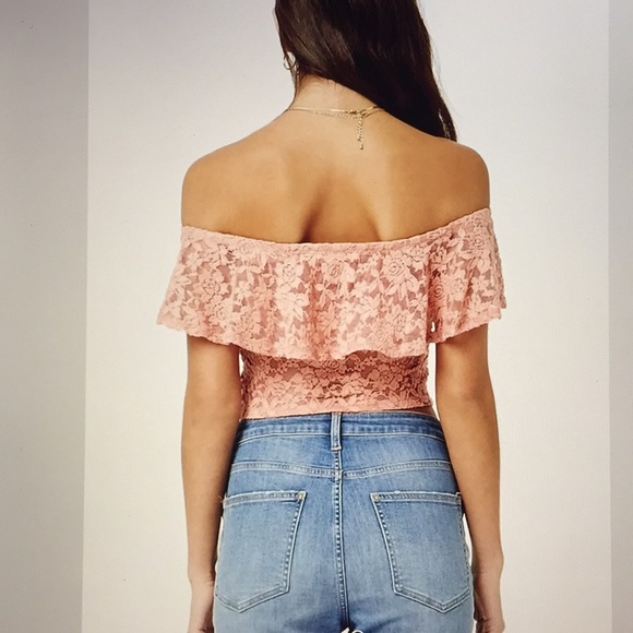 💝NEW!! FLOUNCE LACE OFFTHE-SHOULDER CROP TOP - Picture 3 of 8